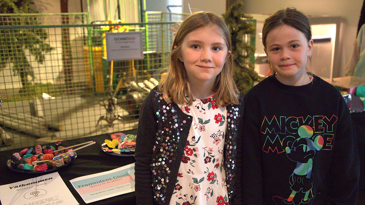 School children who have participated in the hackathon.