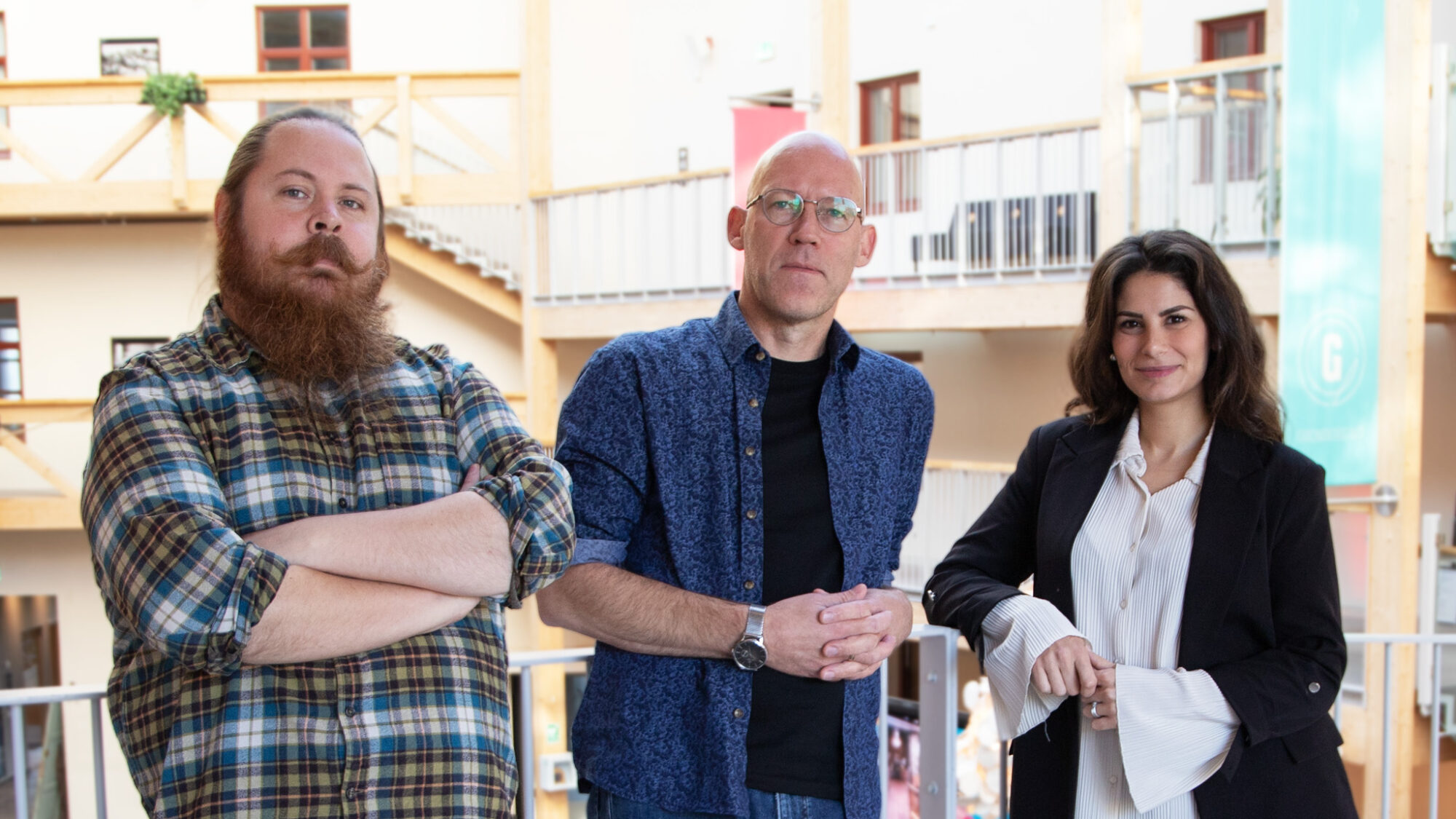 Rikard Wahlgren och Jimmy Jaldemark från Mittuniversitetet med Giselle Abbas från BizMaker.